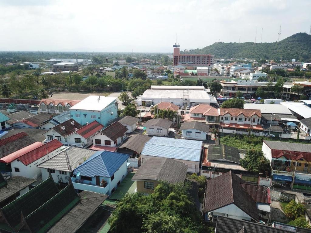 Thanyachatra Boutique Phetchaburi Exterior photo